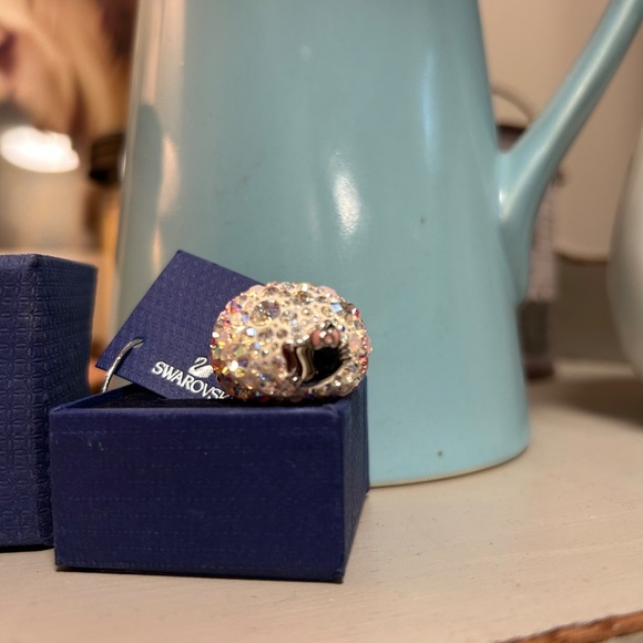 Swarovski x Hello Kitty Collaboration Chic Ring - Picture 11 of 16